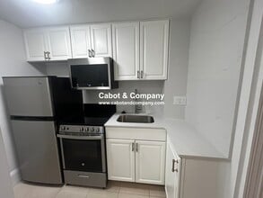 231 Beacon St, Unit 1 in Boston, MA - Building Photo - Building Photo