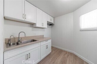 407 W 107th St in Los Angeles, CA - Building Photo - Building Photo