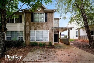 2473 Brianna Dr in Hampton, GA - Building Photo