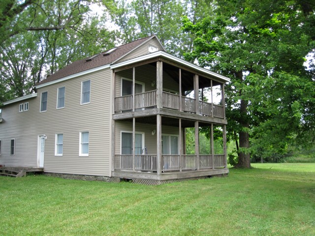 123 Schoonover Ln in East Stroudsburg, PA - Building Photo