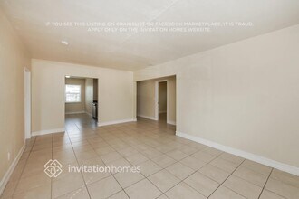 1511 NE 205th Terrace in Miami, FL - Foto de edificio - Building Photo