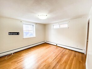 11 Commonwealth Ct, Unit 8 in Boston, MA - Foto de edificio - Building Photo