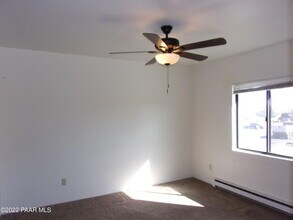 1299 Tapadero Dr-Unit -A in Dewey, AZ - Foto de edificio - Building Photo