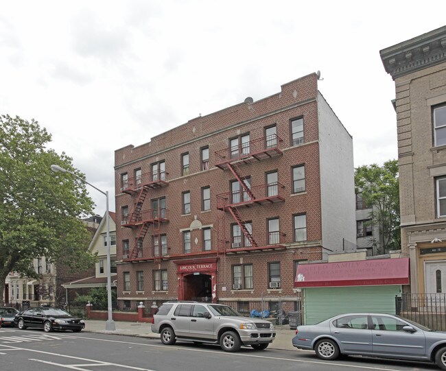 Lincoln Terrace in Brooklyn, NY - Foto de edificio - Building Photo