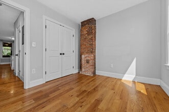 148 Bremen St, Unit 2 in Boston, MA - Foto de edificio - Building Photo