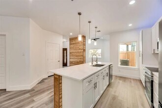 1930 Shaw St in Dallas, TX - Foto de edificio - Building Photo