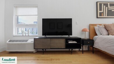 135 Adams St, Unit 211 in Denver, CO - Building Photo - Building Photo