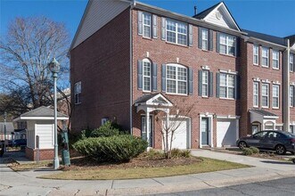 3177 Mill Springs Cir NE in Buford, GA - Foto de edificio - Building Photo