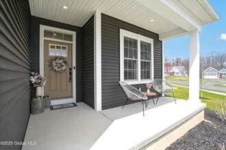 23 Village Circle N in Round Lake, NY - Building Photo - Building Photo