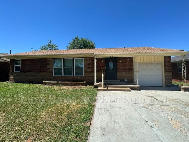 property at 2119 Murray Dr