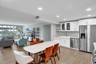 150 Ocean Ln Dr in Key Biscayne, FL - Building Photo - Building Photo