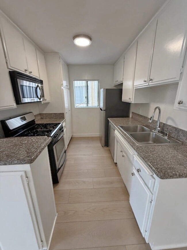 408 N Venice Blvd, Unit 412A