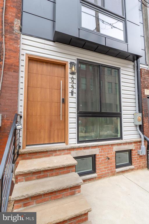 property at 622 McClellan St