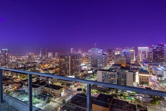 1080 Park Blvd in San Diego, CA - Foto de edificio - Building Photo