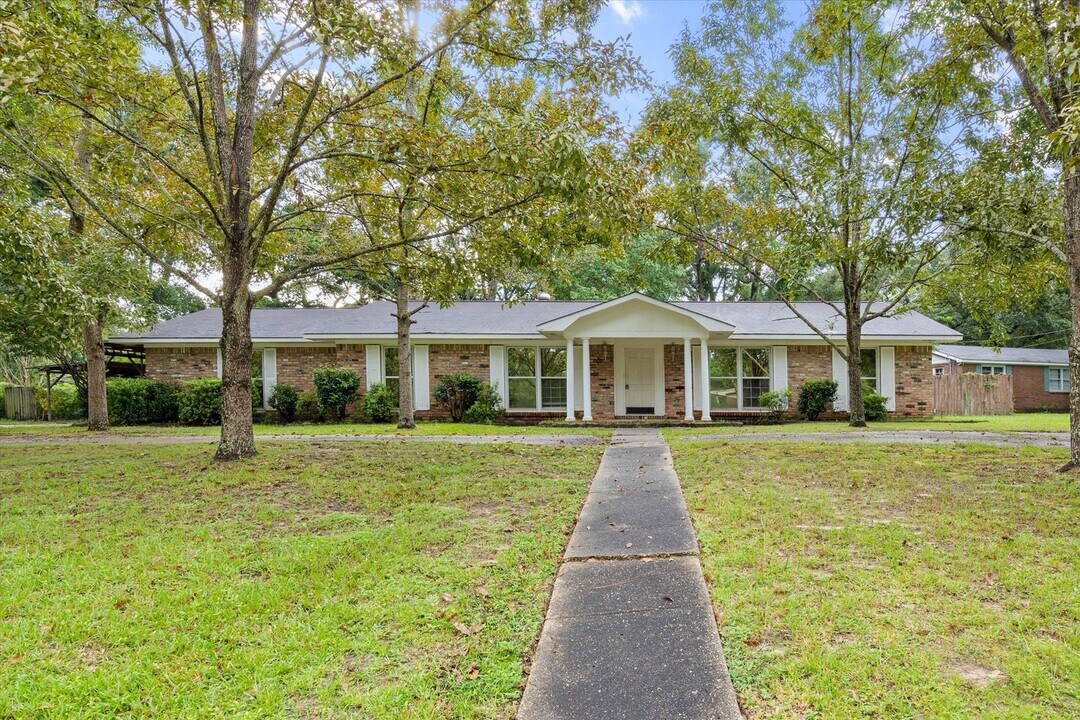 2951 Yorkwood Rd E in Mobile, AL - Foto de edificio