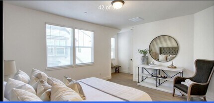 2368 Bastogne Walk in Sacramento, CA - Building Photo - Building Photo