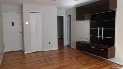 502 Barclay Manor in Newburgh, NY - Building Photo - Building Photo