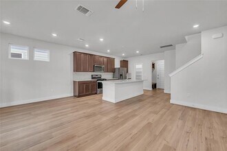 7313 Acela Trl in Austin, TX - Building Photo - Building Photo