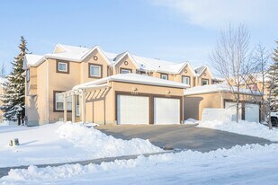 369 Sandstone Dr NW in Calgary, AB - Building Photo
