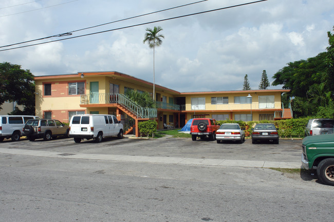 Little River Villas in Miami, FL - Foto de edificio - Building Photo