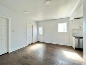 133 Oakdale Ave in St Catharines, ON - Building Photo - Building Photo