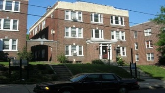 Delfe Apartments at Trolley Square in Wilmington, DE - Building Photo