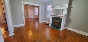 1525 Dixmont Ave in Cincinnati, OH - Building Photo