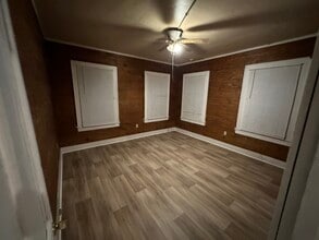 335 Caston Ave in Mccomb, MS - Building Photo - Building Photo