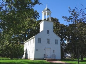 75 S Main St in Branford, CT - Building Photo - Building Photo