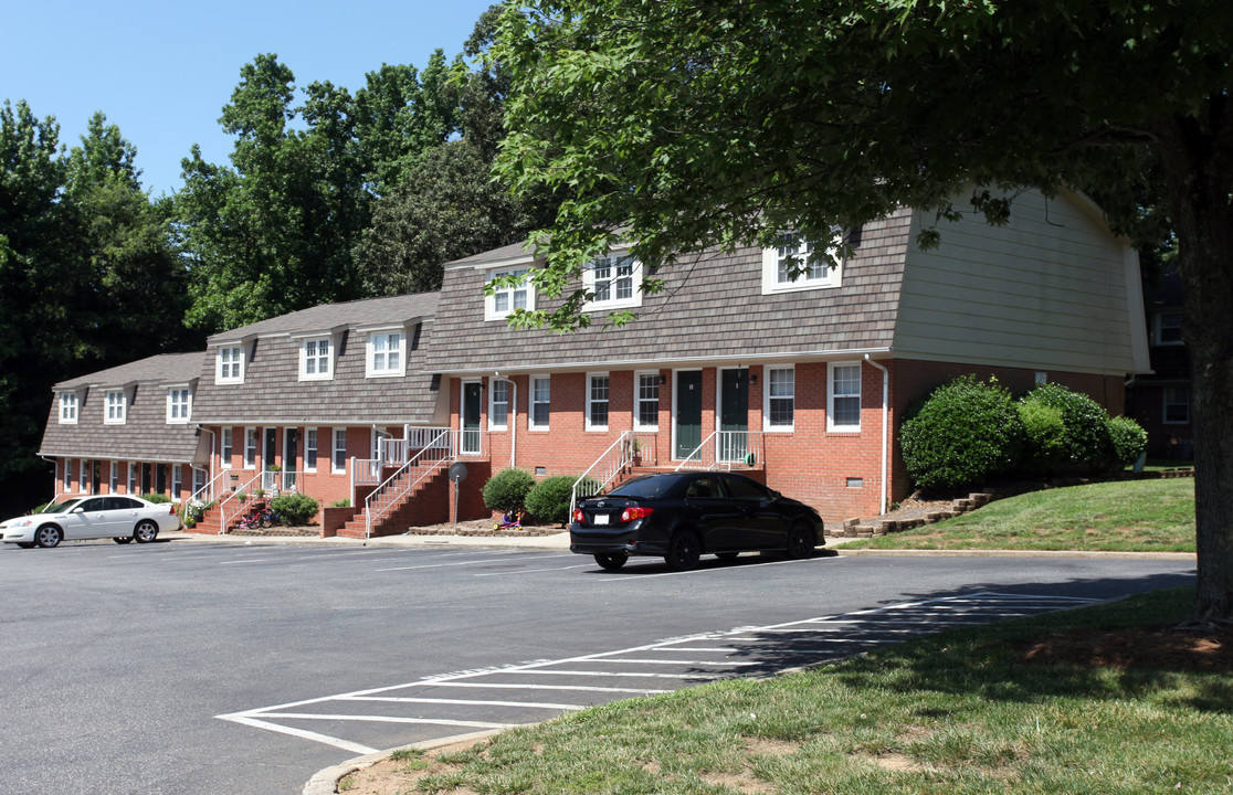 Mason Manor Apartments in High Point, NC - Foto de edificio