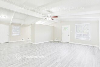 2996 Horse Shoe Dr in Atlanta, GA - Building Photo - Building Photo