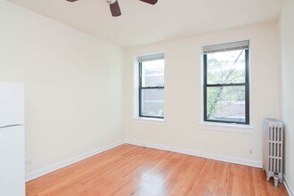 2737 N Spaulding Ave, Unit 812 in Chicago, IL - Building Photo - Building Photo