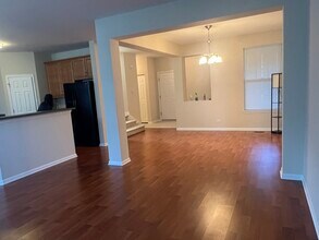 1861 Crenshaw Cir in Vernon Hills, IL - Building Photo - Building Photo