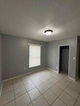221-227 Maria St in Ft. Myers, FL - Building Photo - Building Photo