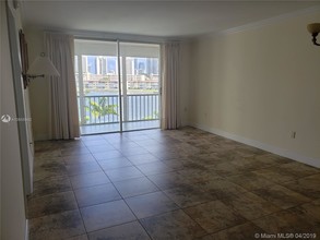 2861 Leonard Dr-Unit -F507 in Aventura, FL - Foto de edificio - Building Photo
