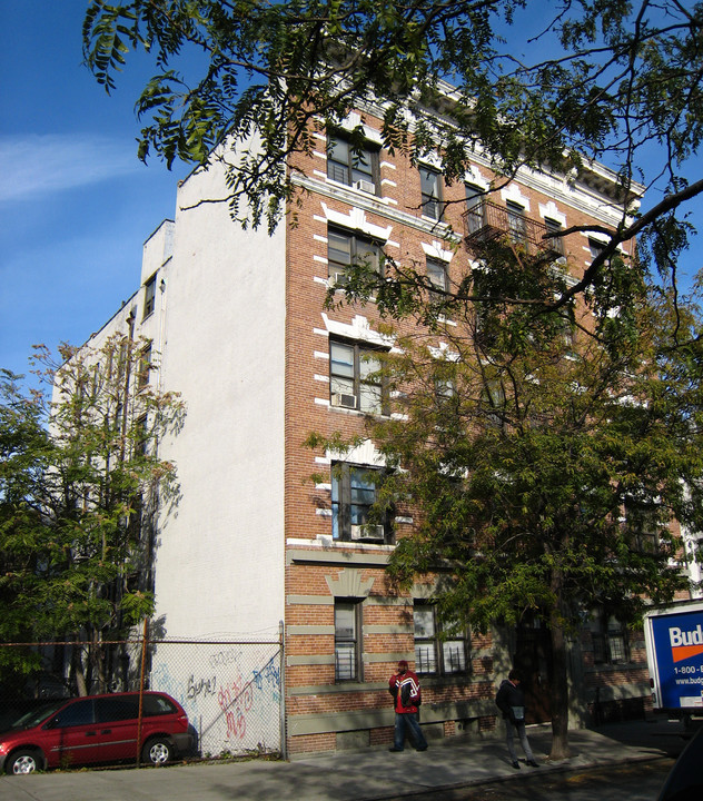 1921 Morris Ave in Bronx, NY - Building Photo