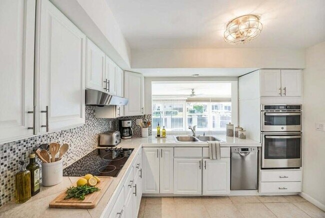 property at 270 SE 9th Ct