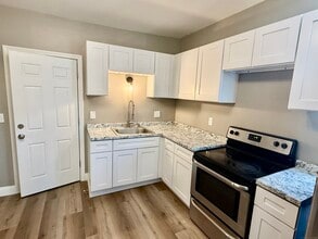 16 Sterling St in Hartford, CT - Building Photo - Building Photo
