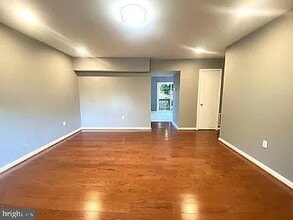 5929 Grand Banks Rd in Columbia, MD - Building Photo - Building Photo