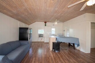 306 W Bryan St in Brenham, TX - Building Photo - Building Photo