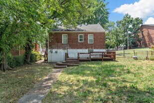 2633 Avie Dr in Jennings, MO - Building Photo