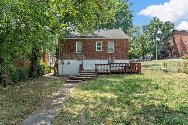 property at 2633 Avie Dr