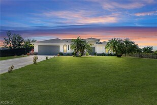 3305 5th St SW in Lehigh Acres, FL - Building Photo