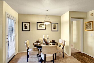 Reserve at Arrowhead in Glendale, AZ - Building Photo - Building Photo