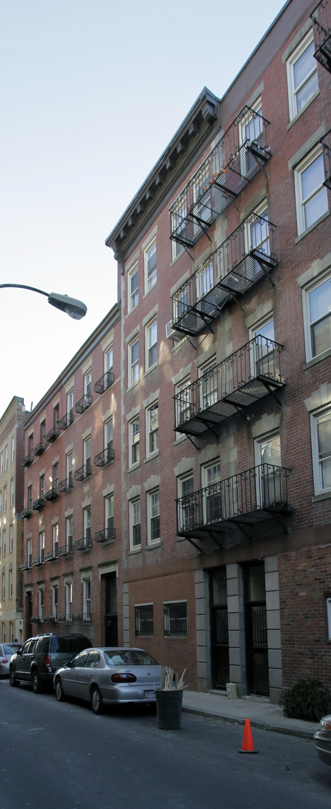 27 Clark St in Boston, MA - Foto de edificio - Building Photo