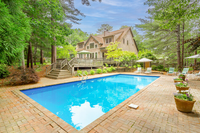 property at 7 Passing Rd