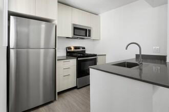 Villa de Cortez in Phoenix, AZ - Building Photo - Building Photo