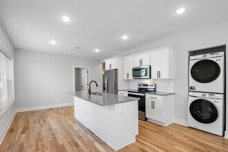 411 11th St NW, Unit 1 in Grand Rapids, MI - Building Photo - Building Photo