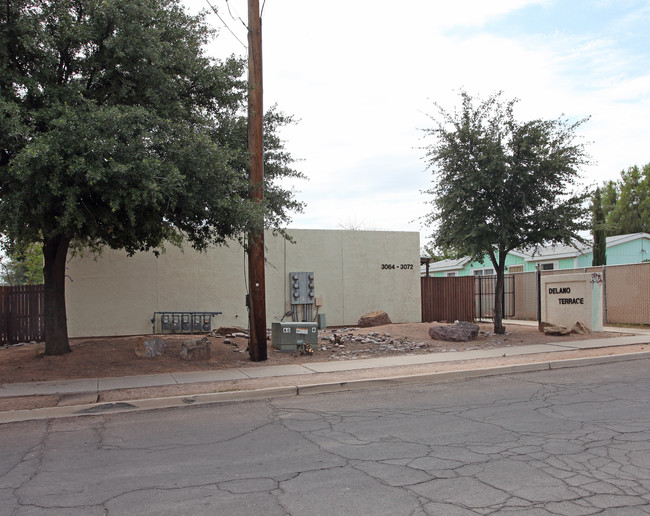 Delano Terrace in Tucson, AZ - Building Photo - Building Photo