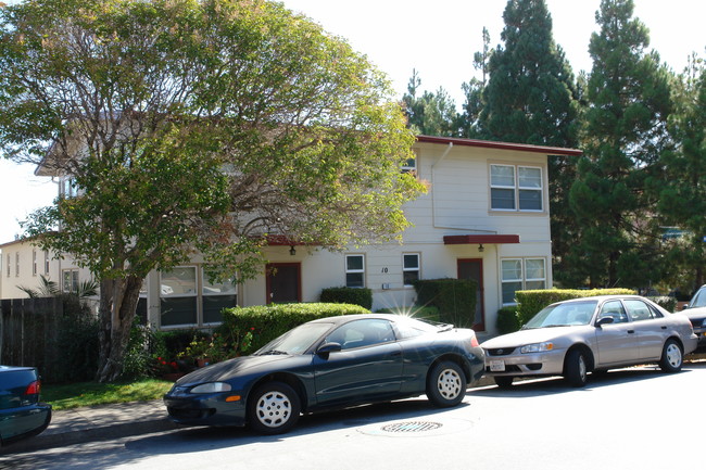 10 Broadway in Millbrae, CA - Foto de edificio - Building Photo